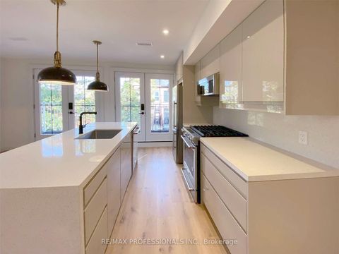 Photo 21 at 41 Rolyat Street, Bellwoods, Toronto