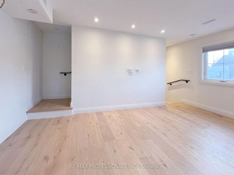 Photo 24 at 41 Rolyat Street, Bellwoods, Toronto