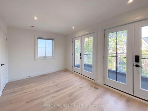 Photo 27 at 41 Rolyat Street, Bellwoods, Toronto