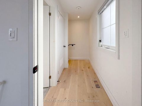 Photo 29 at 41 Rolyat Street, Bellwoods, Toronto