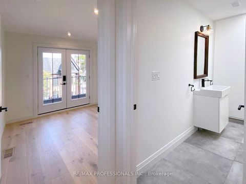 Photo 30 at 41 Rolyat Street, Bellwoods, Toronto