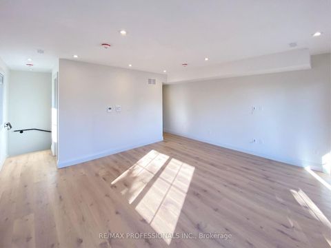 Photo 38 at 41 Rolyat Street, Bellwoods, Toronto