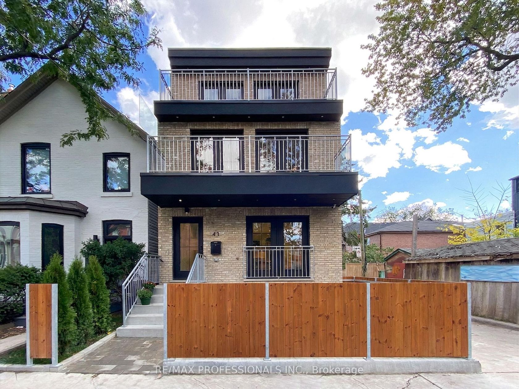 41 Rolyat Street, Bellwoods, Toronto photo 0