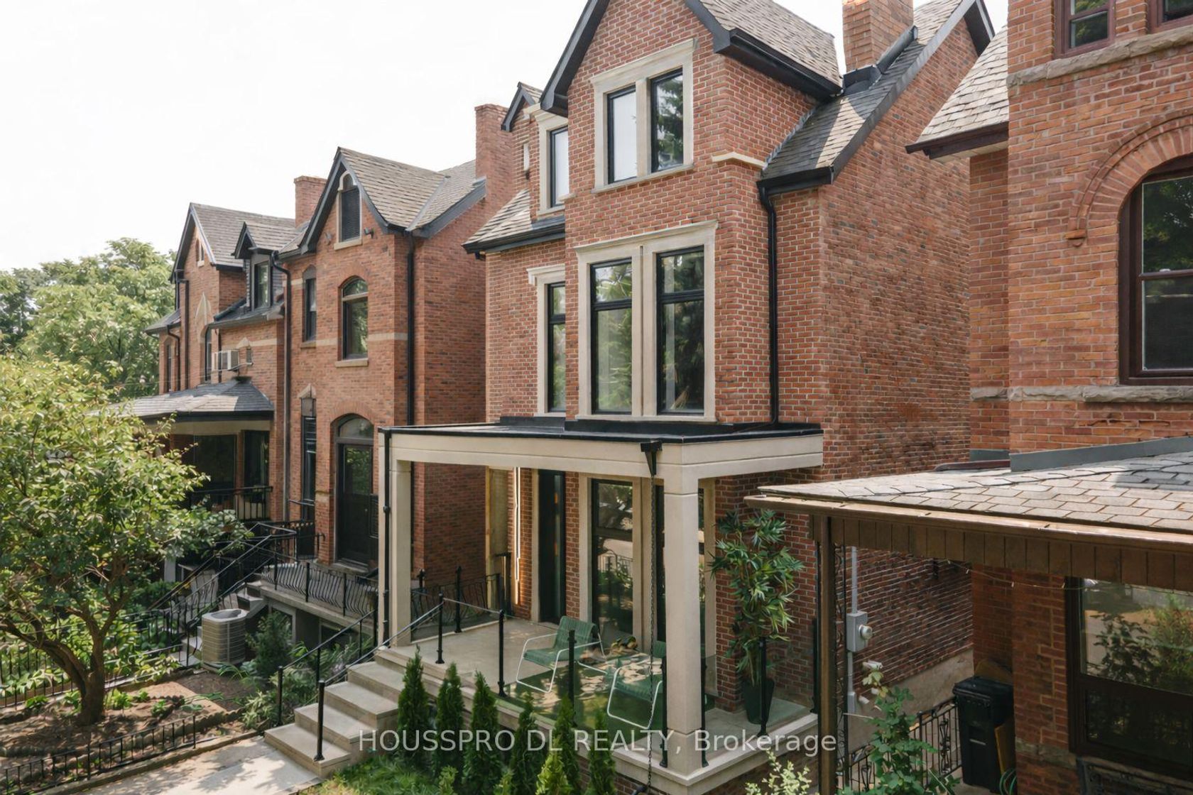 82 Major Street, University, Toronto photo number 2