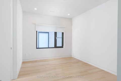 Photo 7 at 21 Farrell Avenue, Willowdale West, Toronto