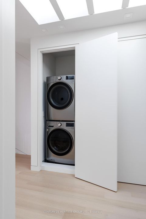 Photo 9 at 21 Farrell Avenue, Willowdale West, Toronto