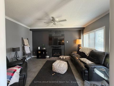 Photo 2 at 422 Mapleton Avenue, Ardagh, Barrie