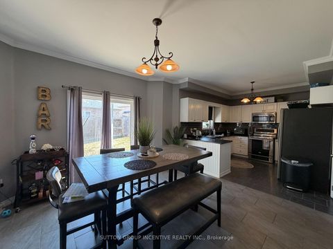 Photo 5 at 422 Mapleton Avenue, Ardagh, Barrie