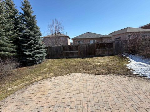 Photo 25 at 422 Mapleton Avenue, Ardagh, Barrie