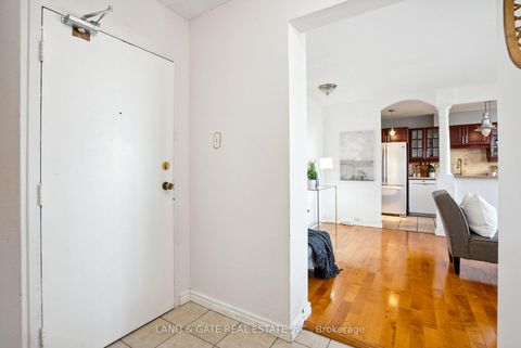 Photo 2 at 702 - 260 Seneca Hill Drive, Don Valley Village, Toronto