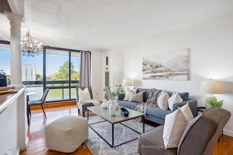 Photo 4 at 702 - 260 Seneca Hill Drive, Don Valley Village, Toronto