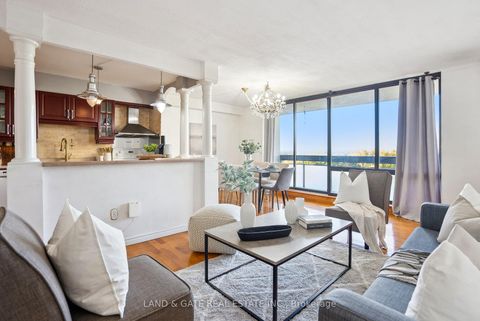 Photo 7 at 702 - 260 Seneca Hill Drive, Don Valley Village, Toronto