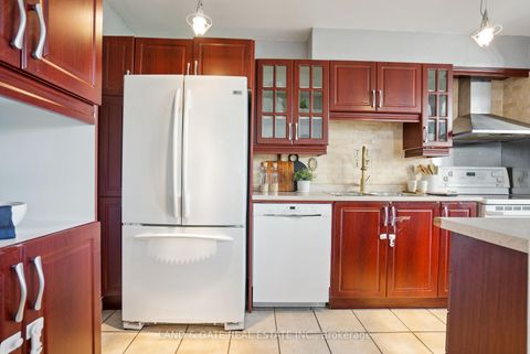 Photo 12 at 702 - 260 Seneca Hill Drive, Don Valley Village, Toronto