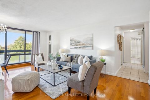 Photo 13 at 702 - 260 Seneca Hill Drive, Don Valley Village, Toronto