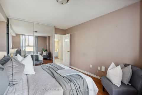 Photo 18 at 702 - 260 Seneca Hill Drive, Don Valley Village, Toronto