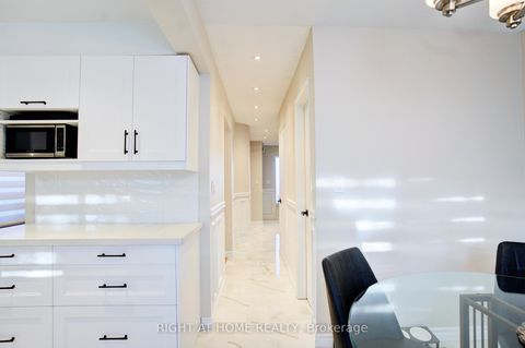 Photo 11 at 81 Beechnut Crescent, Courtice, Clarington