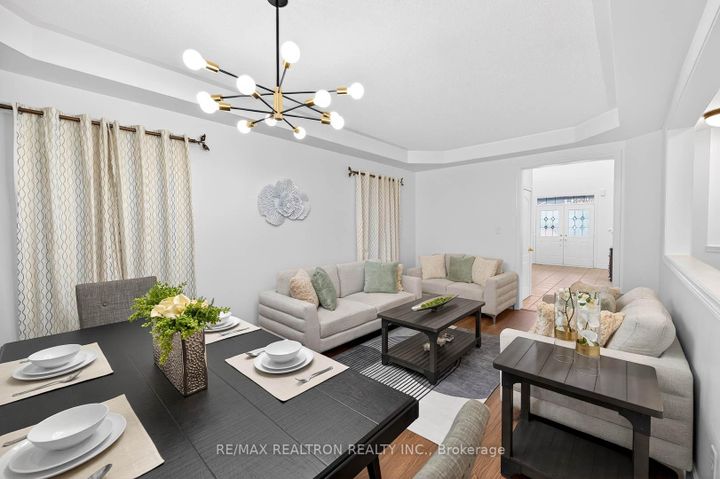 Photo 8 at 71 Timber Valley Avenue, Oak Ridges, Richmond Hill