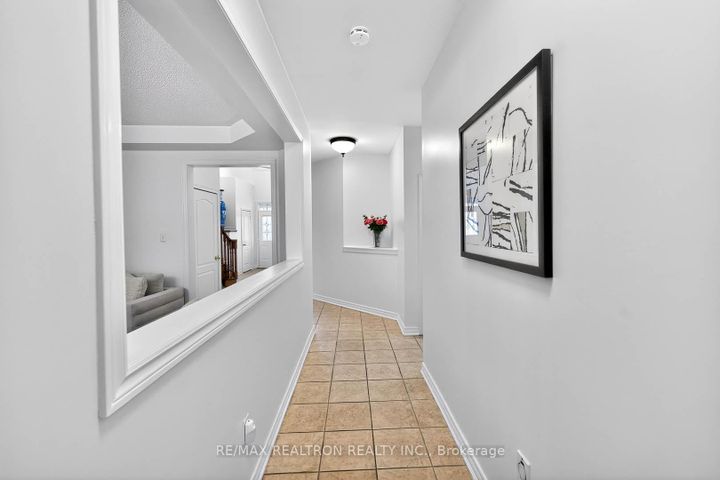 Photo 9 at 71 Timber Valley Avenue, Oak Ridges, Richmond Hill