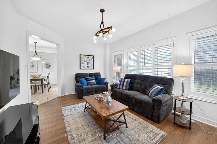 Photo 12 at 71 Timber Valley Avenue, Oak Ridges, Richmond Hill