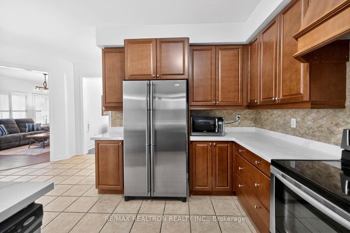 Photo 16 at 71 Timber Valley Avenue, Oak Ridges, Richmond Hill