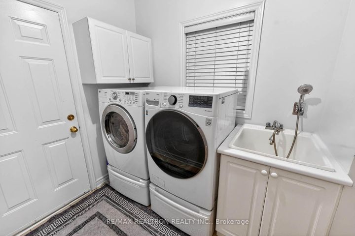 Photo 18 at 71 Timber Valley Avenue, Oak Ridges, Richmond Hill