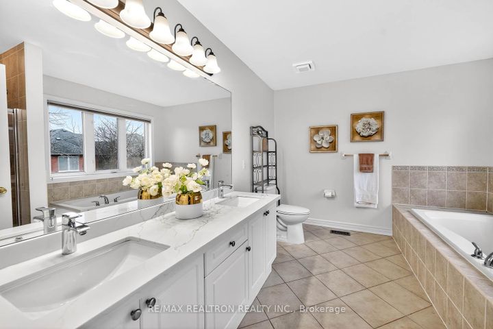 Photo 23 at 71 Timber Valley Avenue, Oak Ridges, Richmond Hill