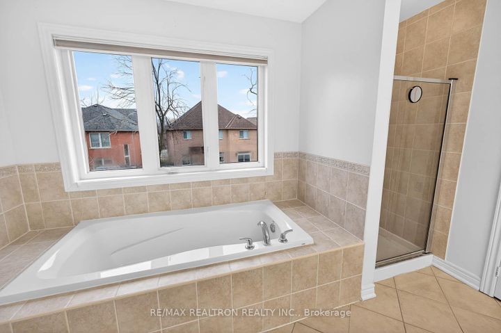 Photo 24 at 71 Timber Valley Avenue, Oak Ridges, Richmond Hill