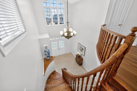 Photo 4 at 71 Timber Valley Avenue, Oak Ridges, Richmond Hill