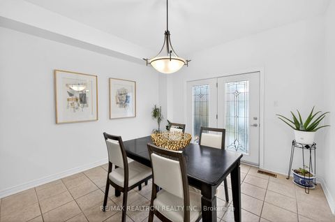 Photo 13 at 71 Timber Valley Avenue, Oak Ridges, Richmond Hill