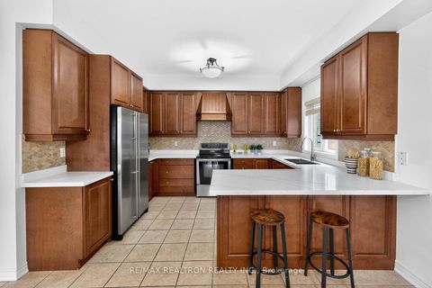 Photo 14 at 71 Timber Valley Avenue, Oak Ridges, Richmond Hill