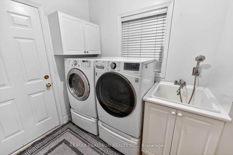 Photo 18 at 71 Timber Valley Avenue, Oak Ridges, Richmond Hill