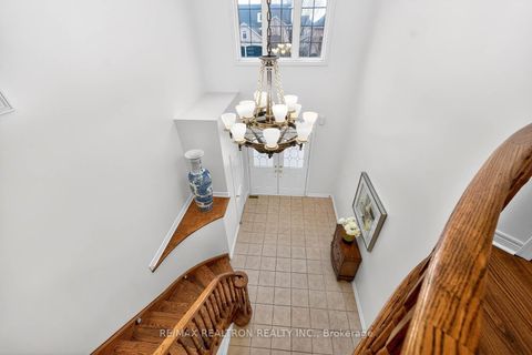 Photo 19 at 71 Timber Valley Avenue, Oak Ridges, Richmond Hill