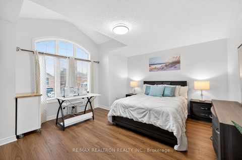 Photo 25 at 71 Timber Valley Avenue, Oak Ridges, Richmond Hill