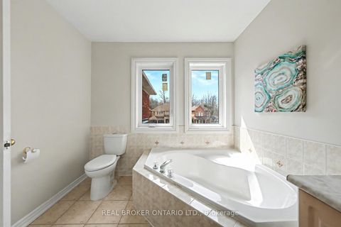 Photo 17 at 33 Kingshill Road, Oak Ridges, Richmond Hill