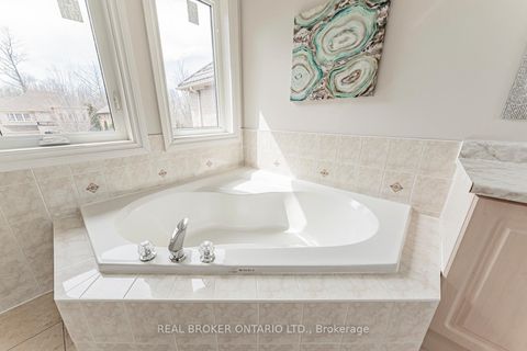 Photo 18 at 33 Kingshill Road, Oak Ridges, Richmond Hill