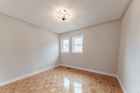 Photo 22 at 33 Kingshill Road, Oak Ridges, Richmond Hill