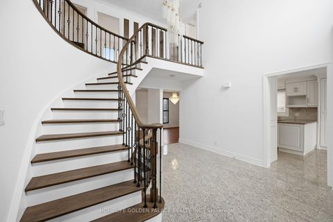 Photo 2 at 394 Patricia Avenue, Newtonbrook West, Toronto