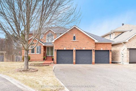 Photo 1 at 11 Berry Court, Ardagh, Barrie