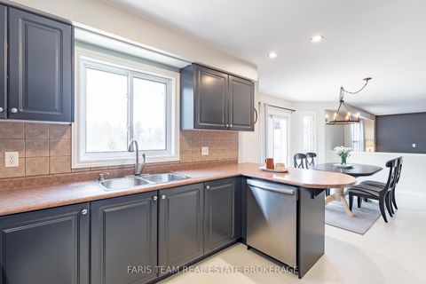 Photo 10 at 11 Berry Court, Ardagh, Barrie