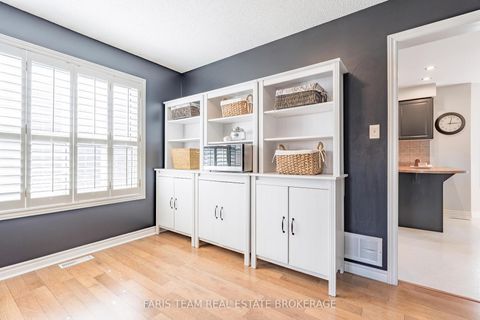 Photo 12 at 11 Berry Court, Ardagh, Barrie