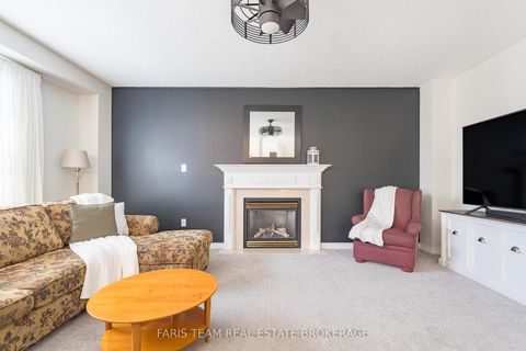 Photo 15 at 11 Berry Court, Ardagh, Barrie