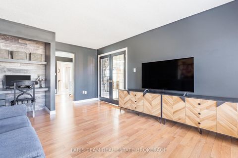 Photo 18 at 11 Berry Court, Ardagh, Barrie