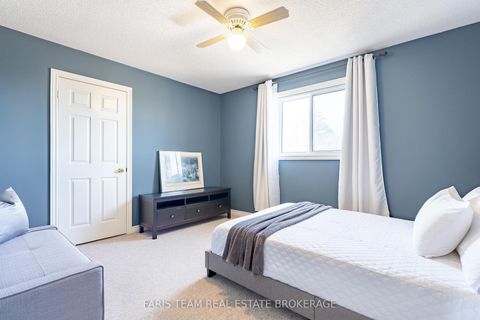 Photo 25 at 11 Berry Court, Ardagh, Barrie