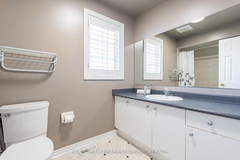 Photo 28 at 11 Berry Court, Ardagh, Barrie