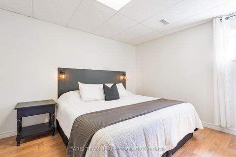 Photo 33 at 11 Berry Court, Ardagh, Barrie