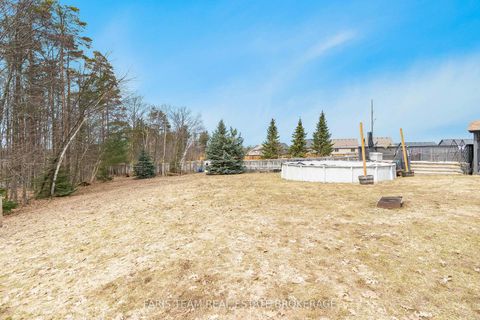 Photo 41 at 11 Berry Court, Ardagh, Barrie