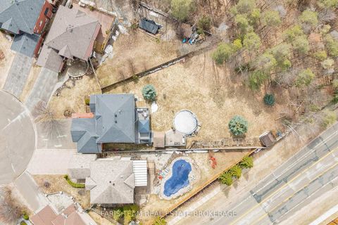 Photo 46 at 11 Berry Court, Ardagh, Barrie