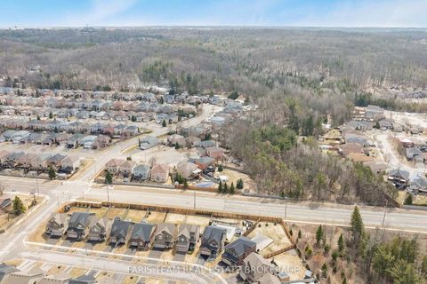 Photo 48 at 11 Berry Court, Ardagh, Barrie