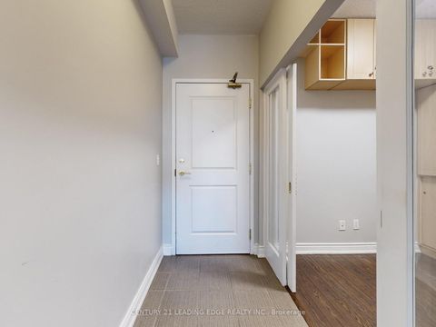 Photo 5 at 1020 - 11211 Yonge Street, Devonsleigh, Richmond Hill