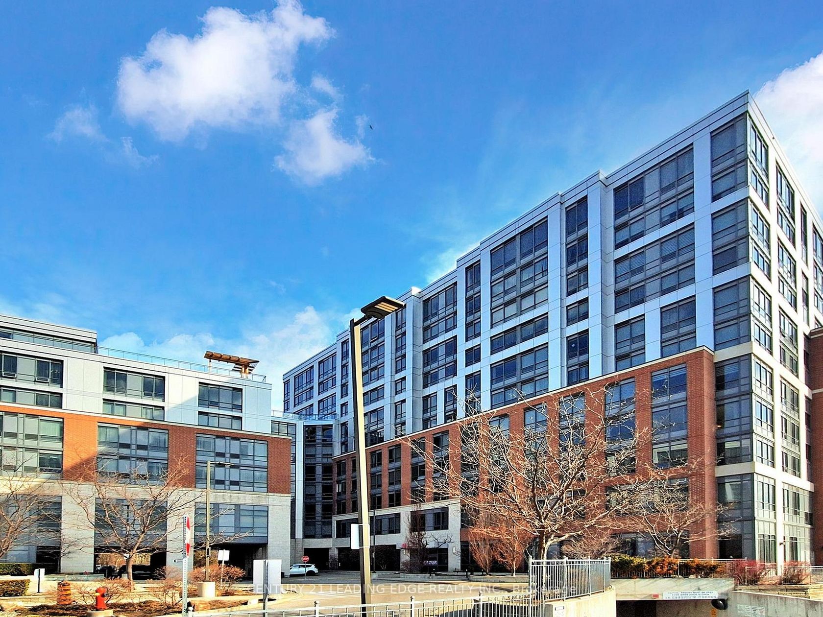 1020 - 11211 Yonge Street, Devonsleigh, Richmond Hill photo number 2